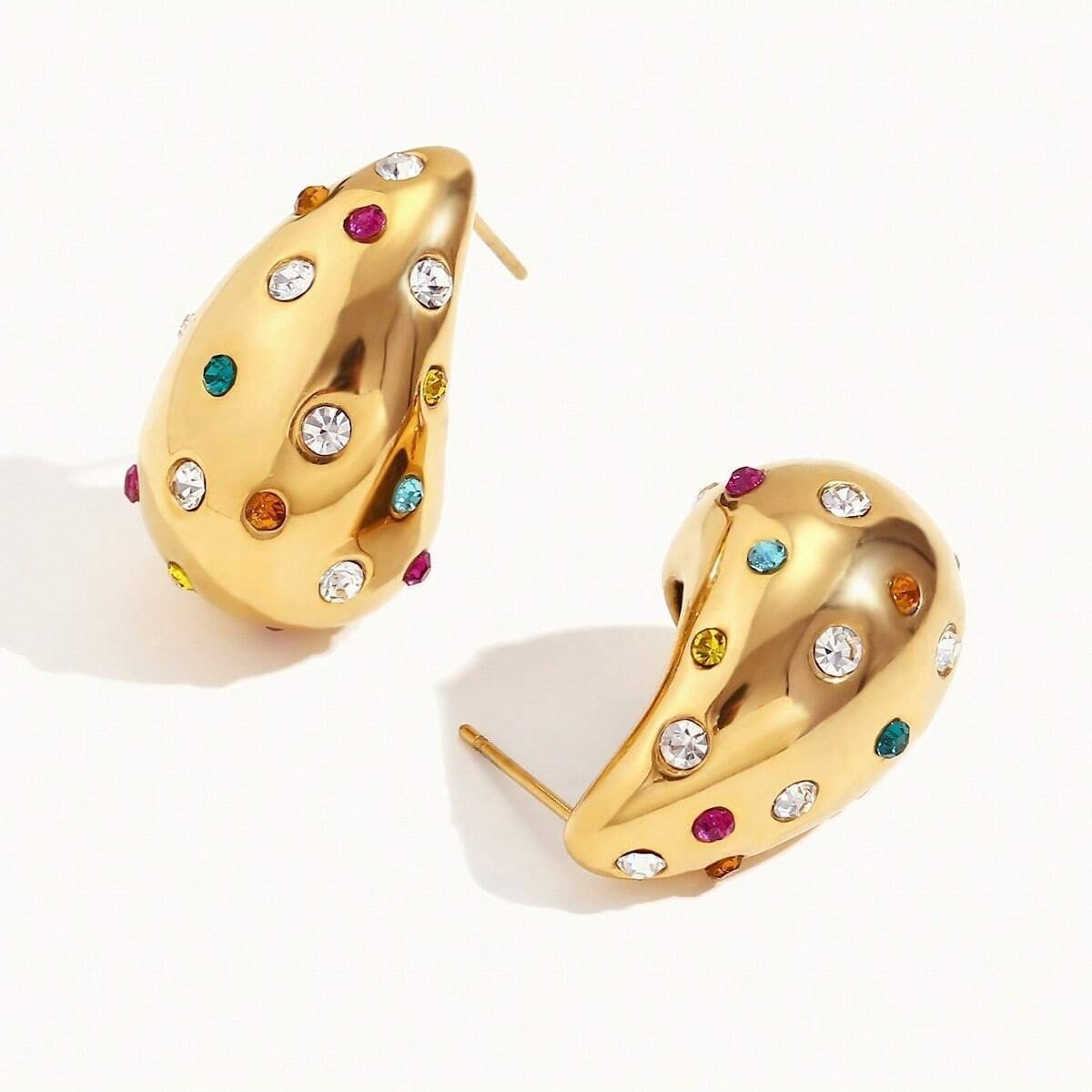 Clous d'oreilles élégants en diamant coloré pour femmes
