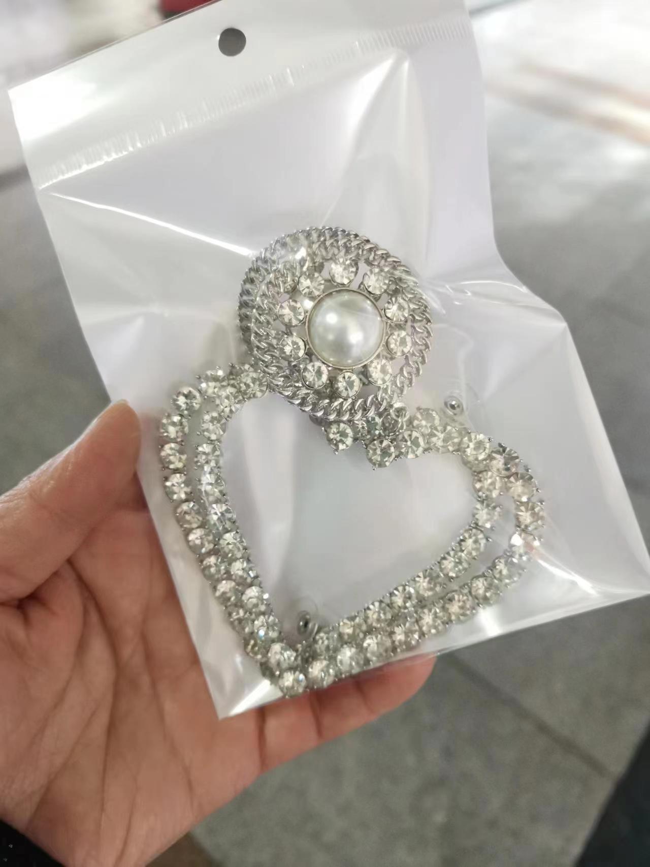 Boucles d'oreilles européennes et américaines en diamant, cœur de pêche, perle en strass