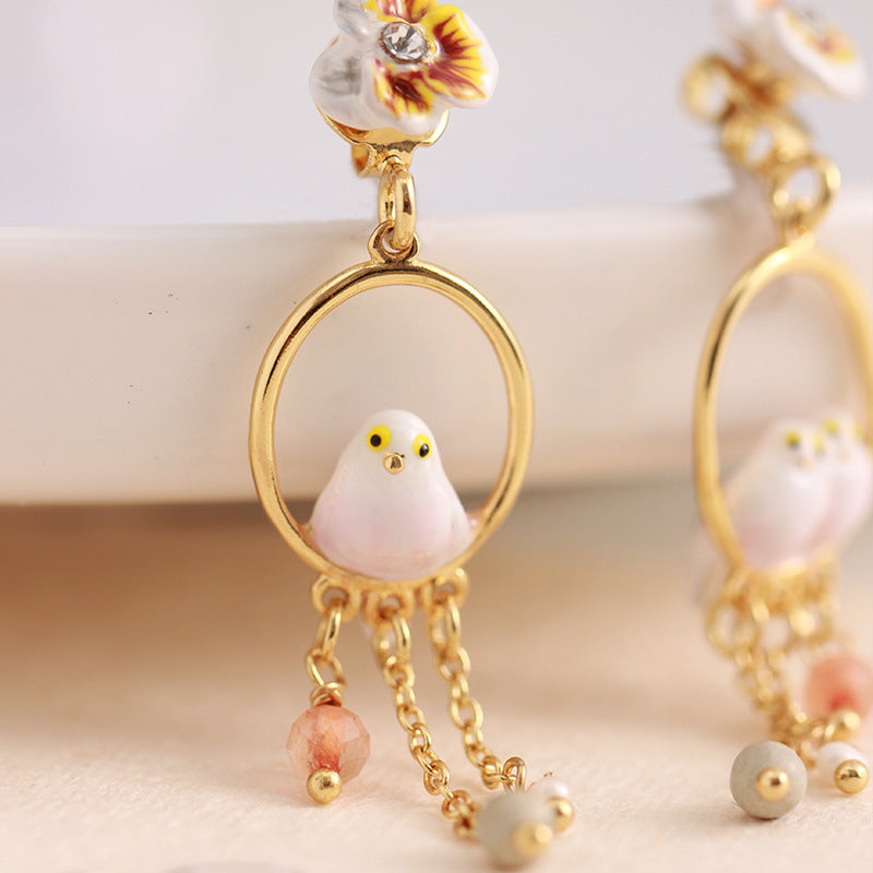 Pendientes con borlas del gorrión pequeño de cola larga de la serie Care For Small Animals