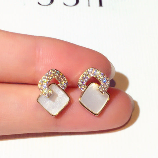 Boucles d'oreilles sens du design de mode pour femmes