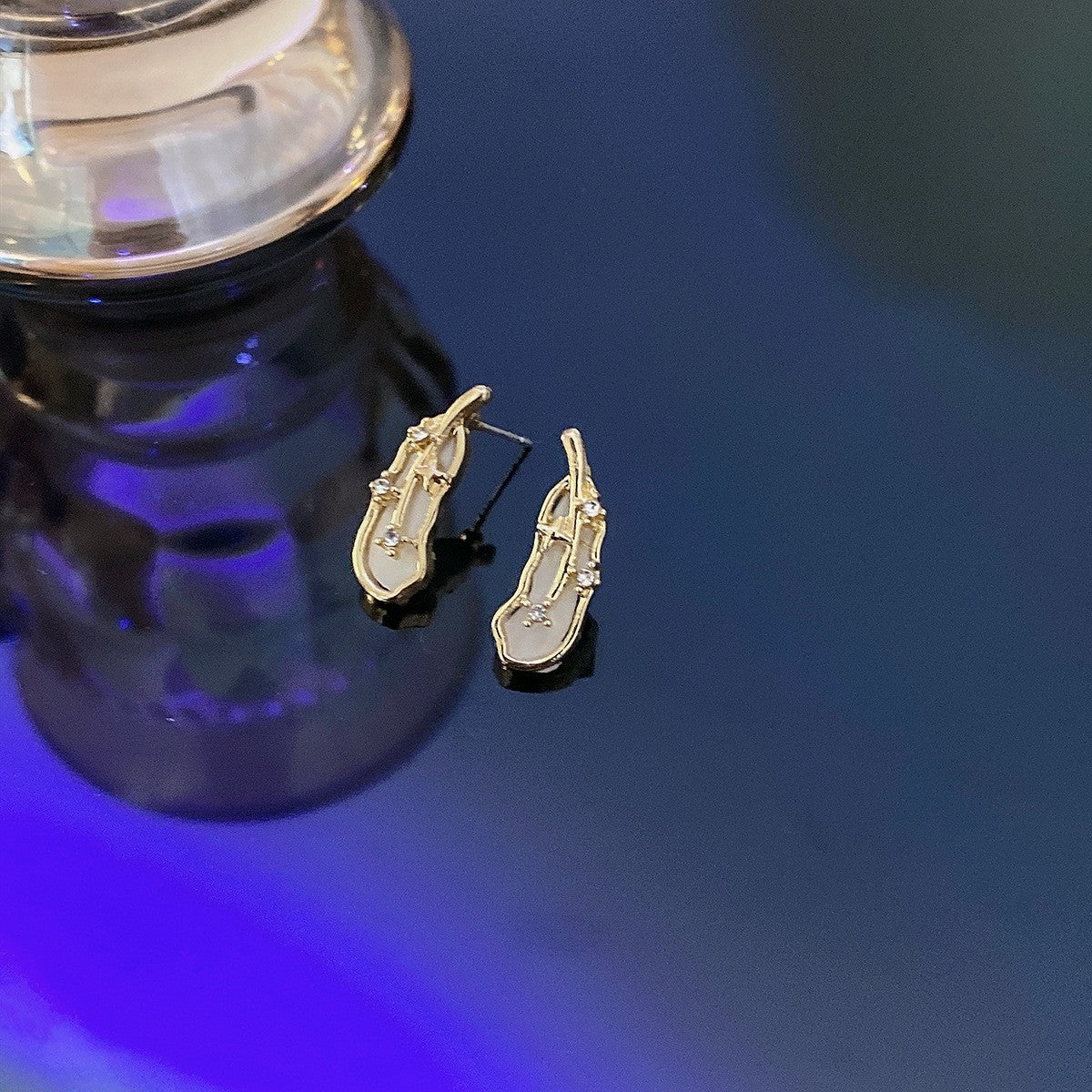 Petites boucles d'oreilles coréennes exquises, style froid