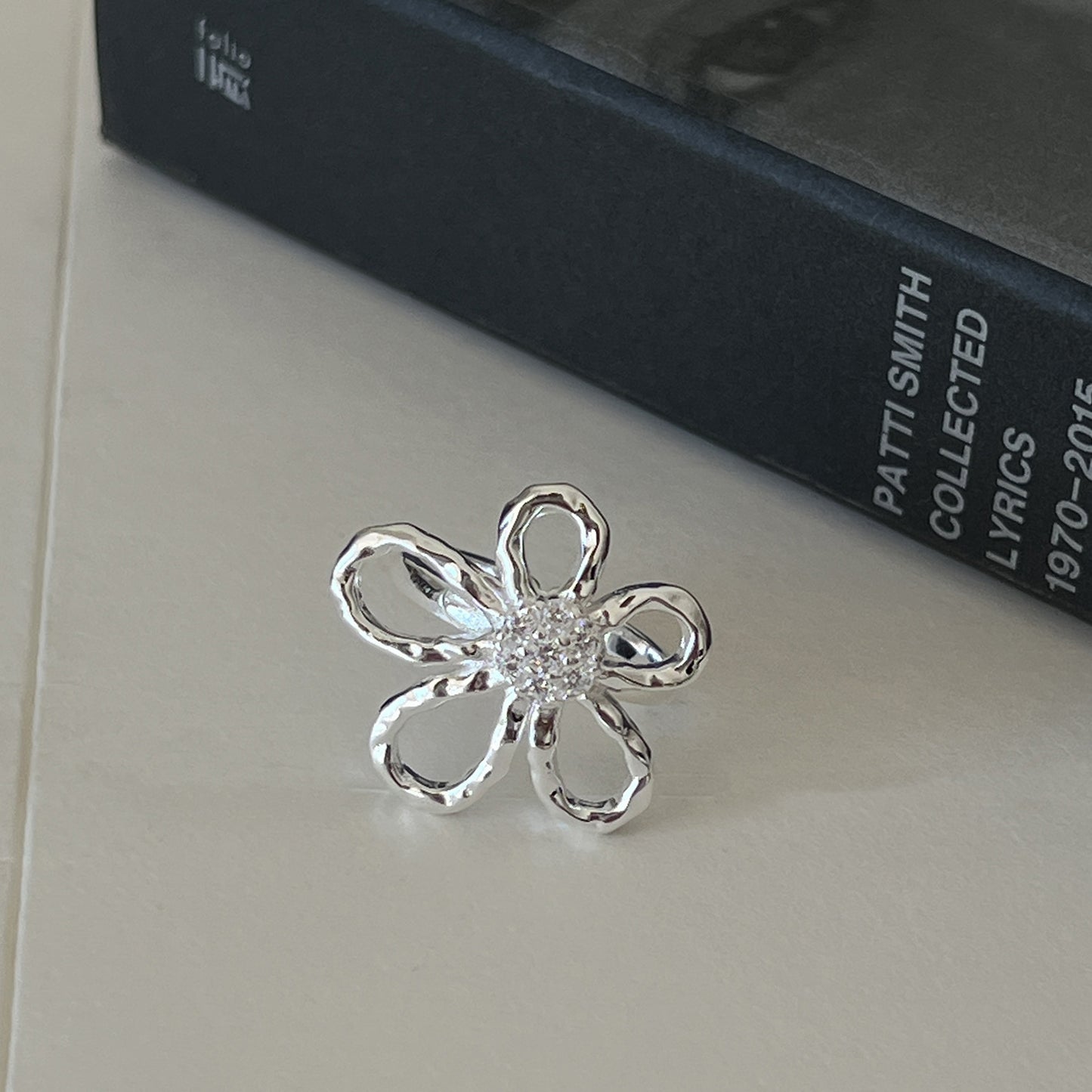 Bague Fleur Creuse Femelle Irrégulier