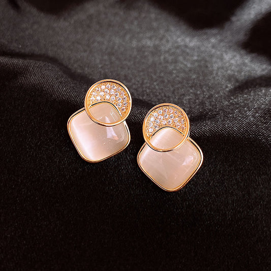 Boucles d'oreilles à tige en argent sterling avec motif géométrique à la mode