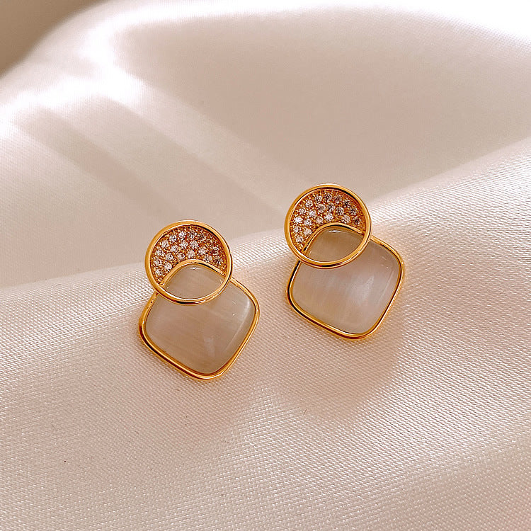 Boucles d'oreilles à tige en argent sterling avec motif géométrique à la mode
