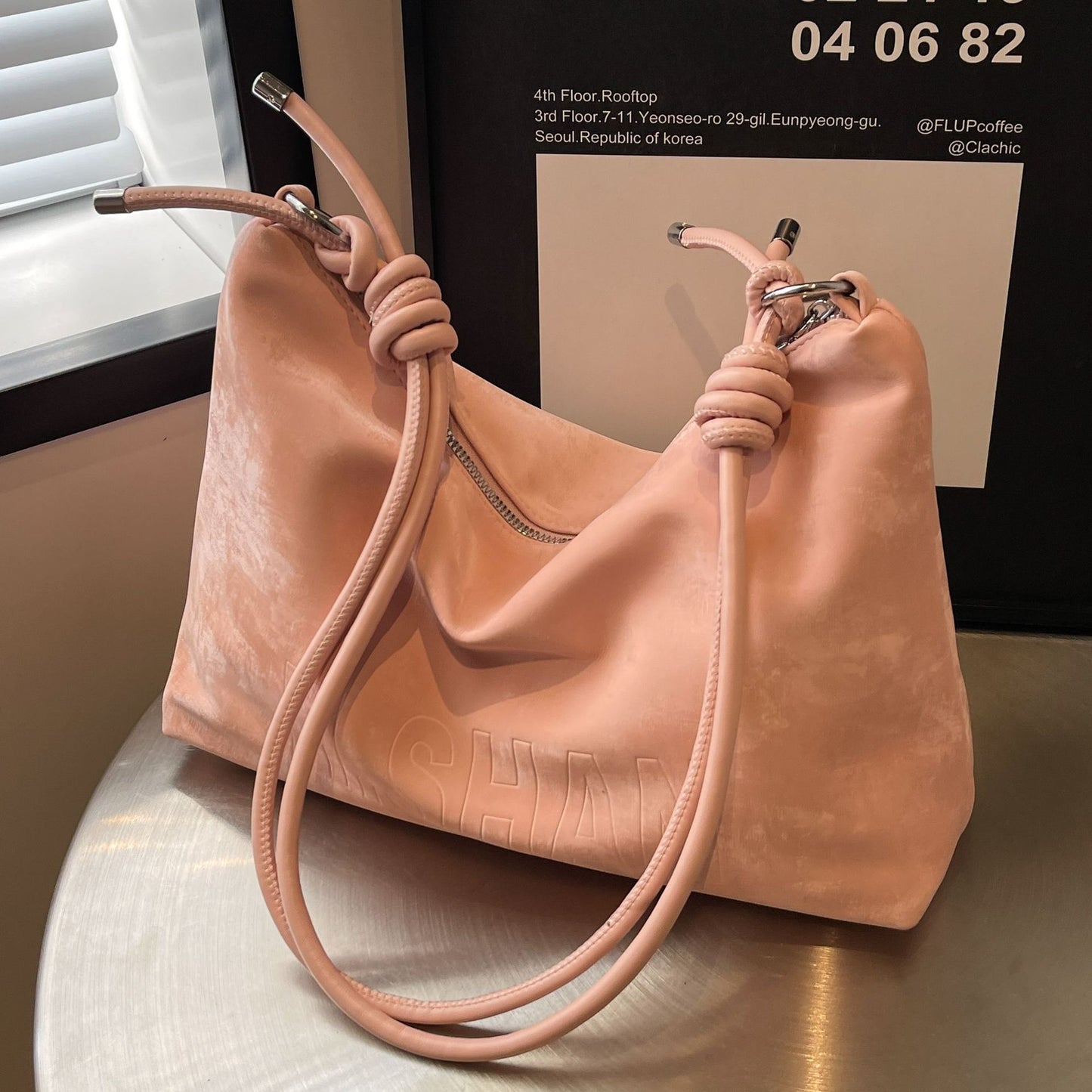 Bolso tipo cubo de gran capacidad cruzado de otoño e invierno moda todo fósforo alto sentido