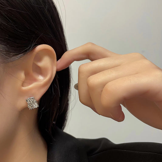 Petites boucles d'oreilles carrées à la mode pour femmes