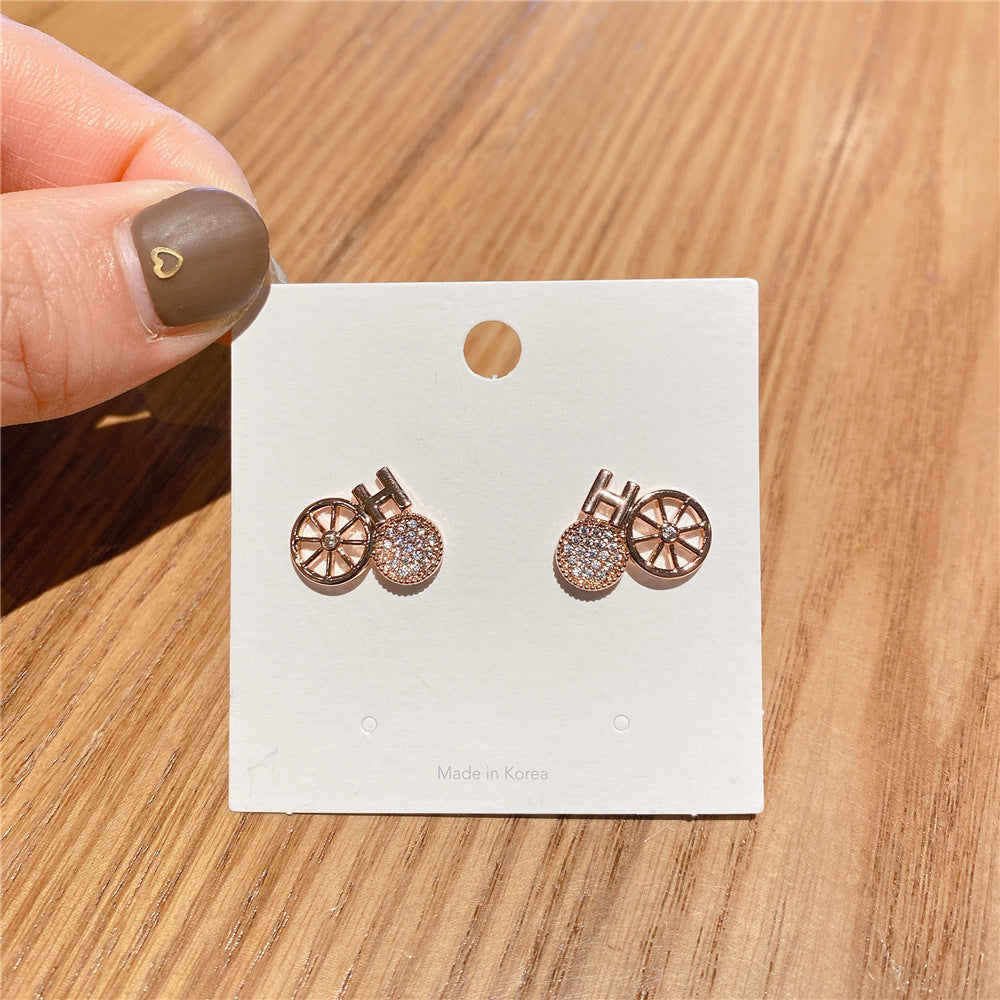 Petites boucles d'oreilles coréennes exquises, style froid