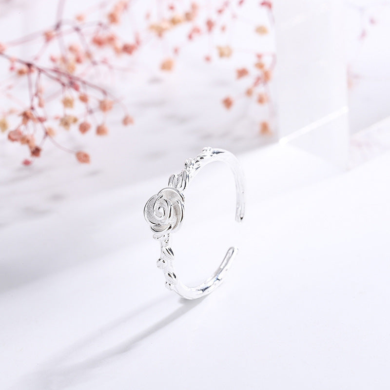Bague d'index de fleur féminine à la mode