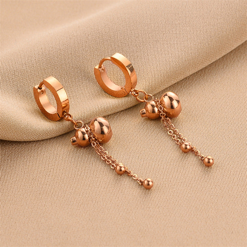 Boucles d'oreilles européennes et américaines en acier titane sans décoloration