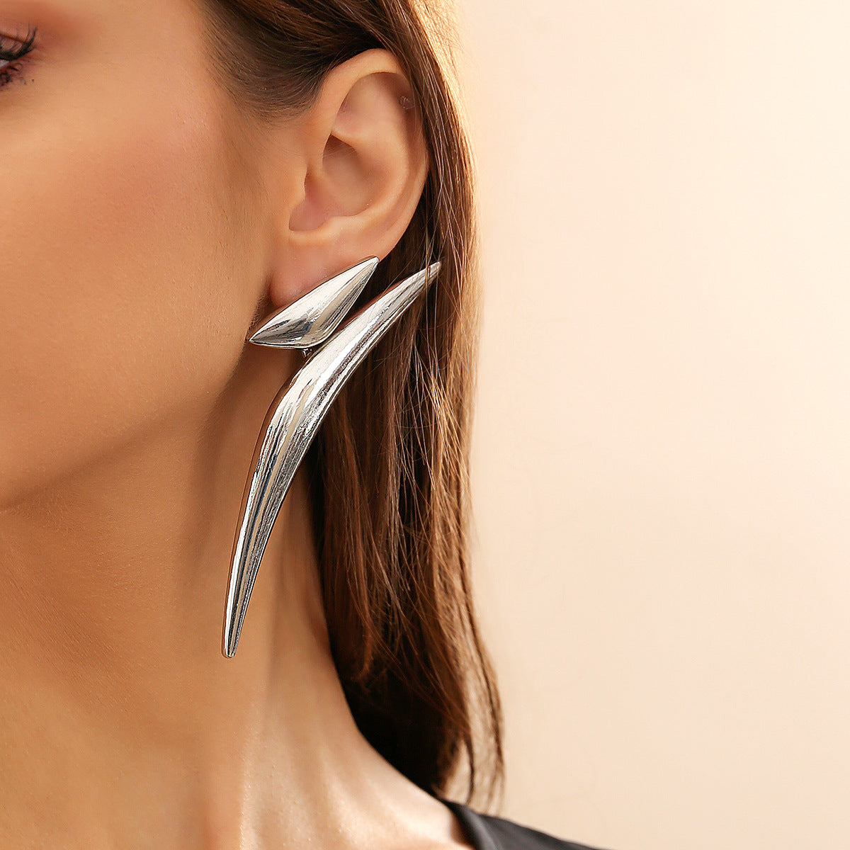 Boucles d'oreilles personnalisées à coude triangulaire à géométrie exagérée de style européen et américain