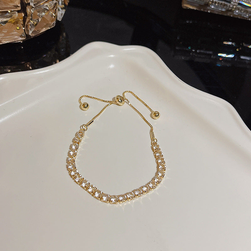 Pulsera versátil de perlas y flores de circón