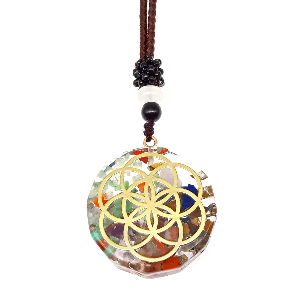 Venta caliente transfronteriza collar de grava colorido colgante de cristal Natural ornamento de forma geométrica multilateral al por mayor