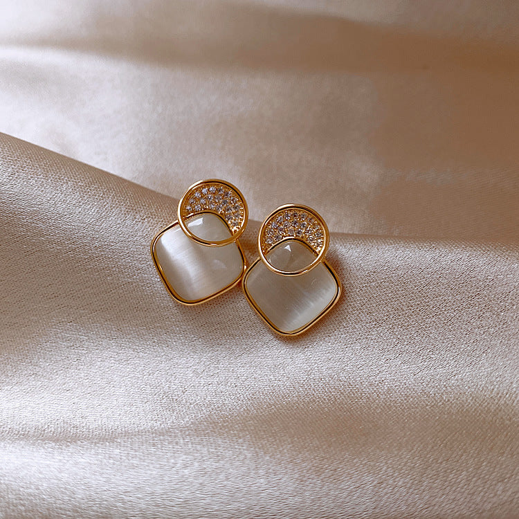 Boucles d'oreilles à tige en argent sterling avec motif géométrique à la mode