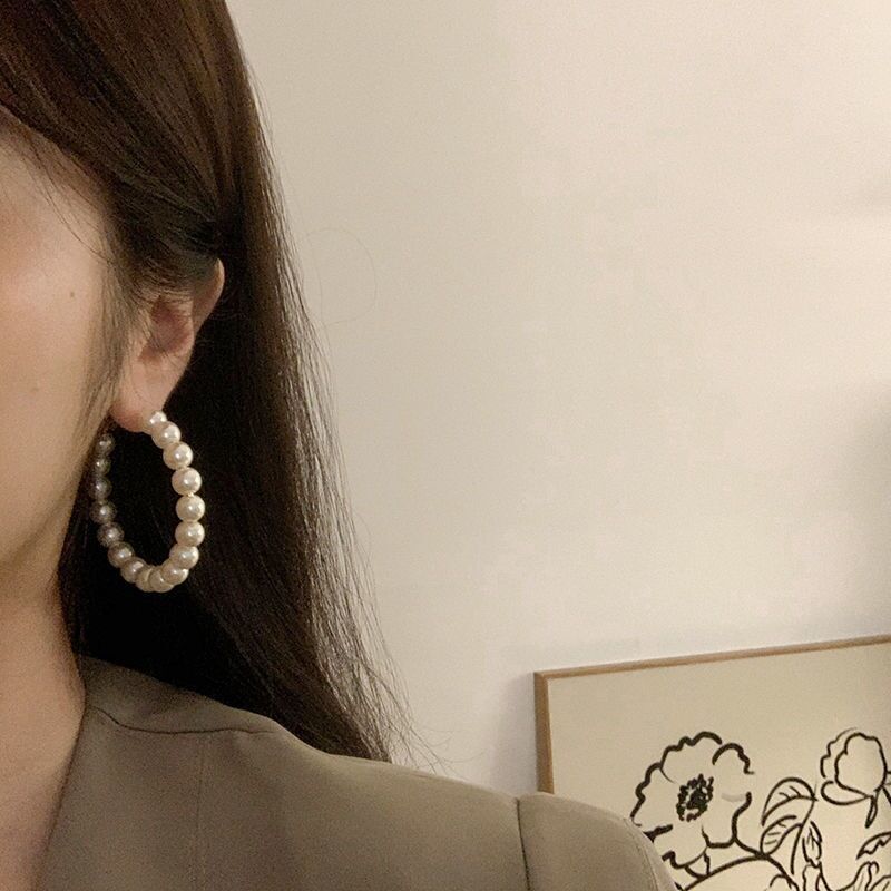 Boucles d'oreilles exagérées en perles à grand cercle pour femmes