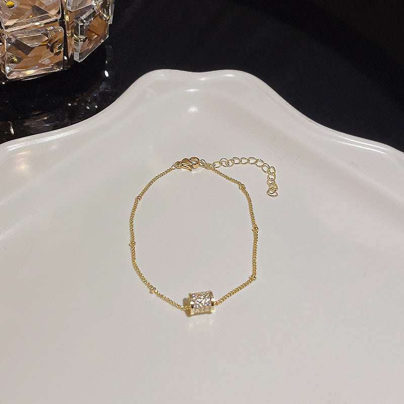 Pulsera versátil de perlas y flores de circón