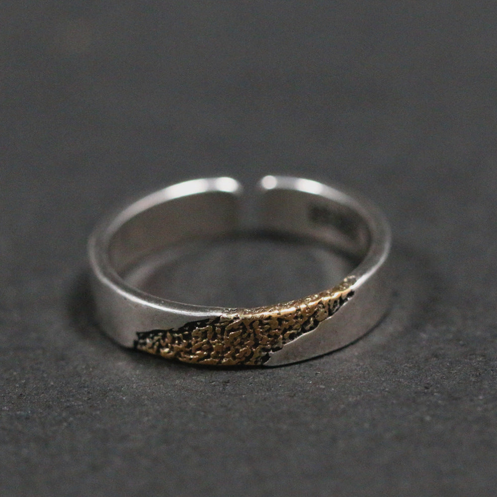 Anillo Dorado Simple Negro Con Apertura