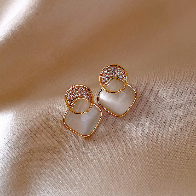 Boucles d'oreilles à tige en argent sterling avec motif géométrique à la mode