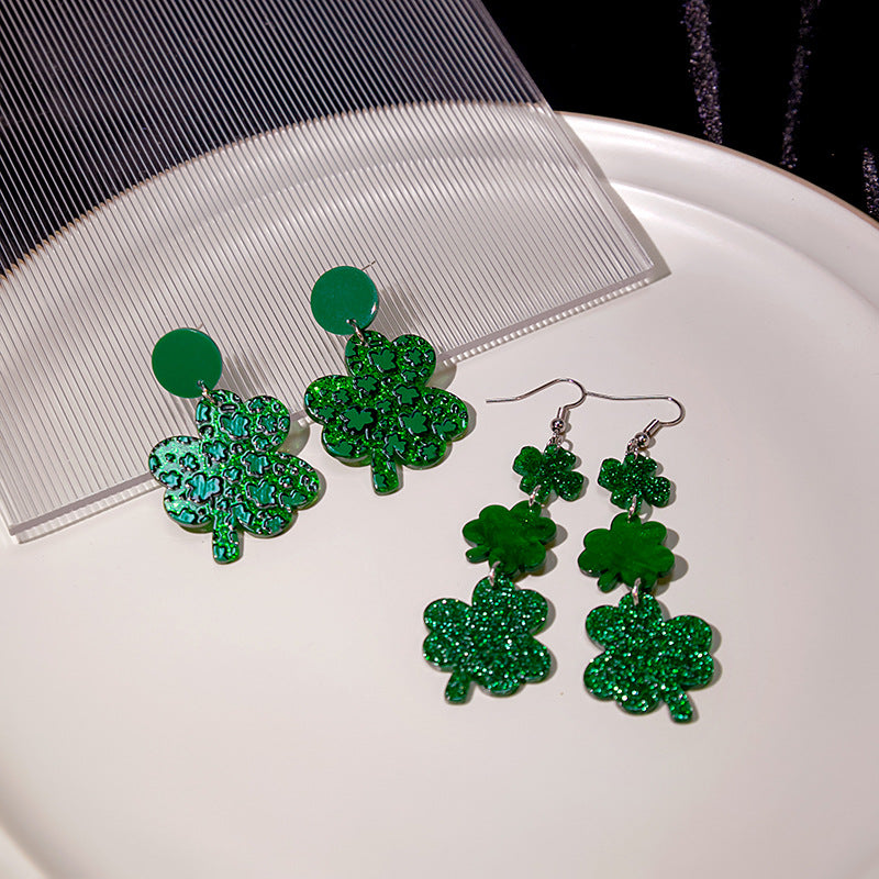 Boucles d'oreilles élégantes en acrylique avec trèfle vert