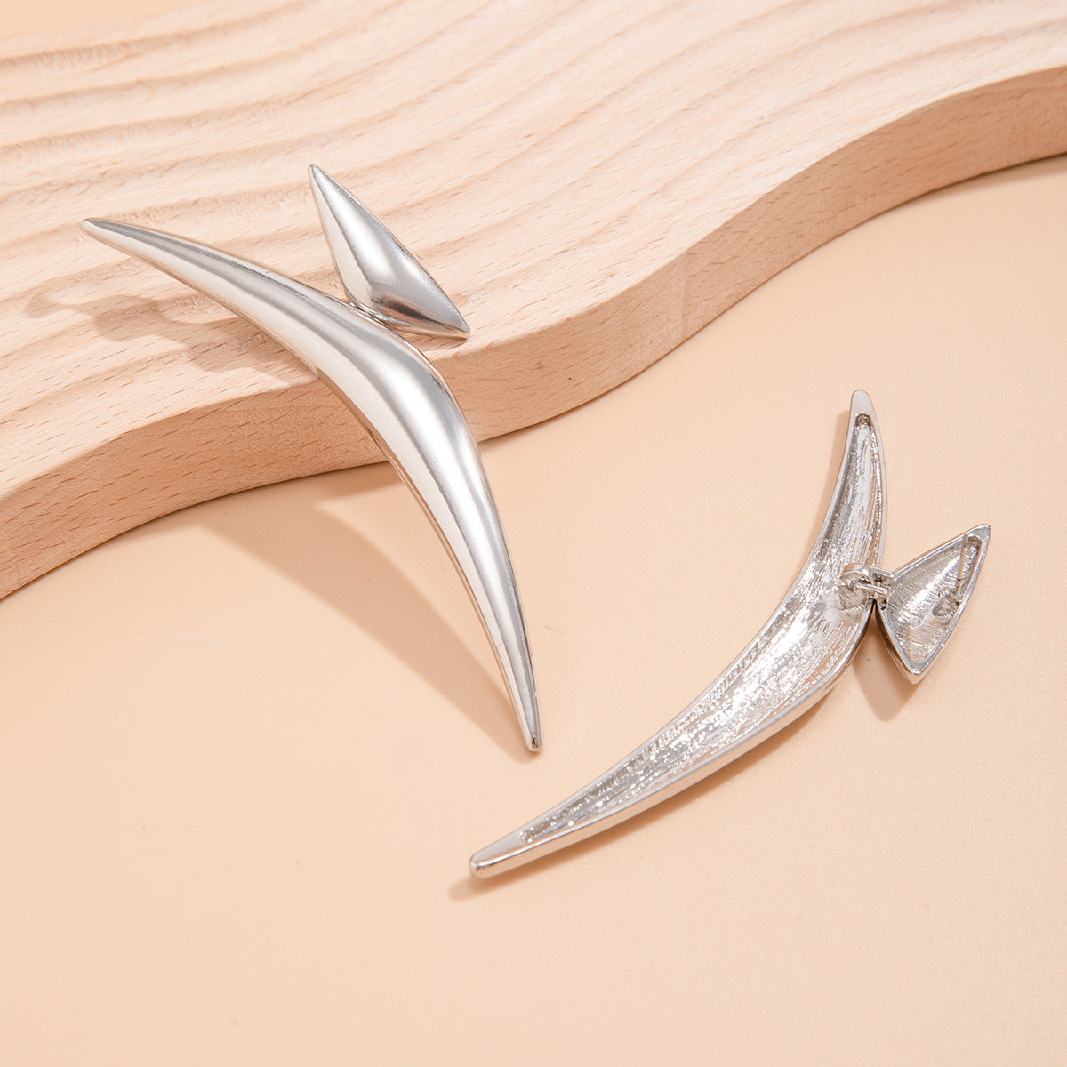 Boucles d'oreilles personnalisées à coude triangulaire à géométrie exagérée de style européen et américain