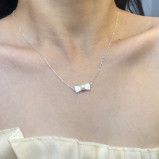 Chaîne de clavicule à nœud papillon de style Preppy minimaliste