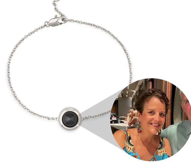 Pulsera retráctil de nanoproyección microtallada