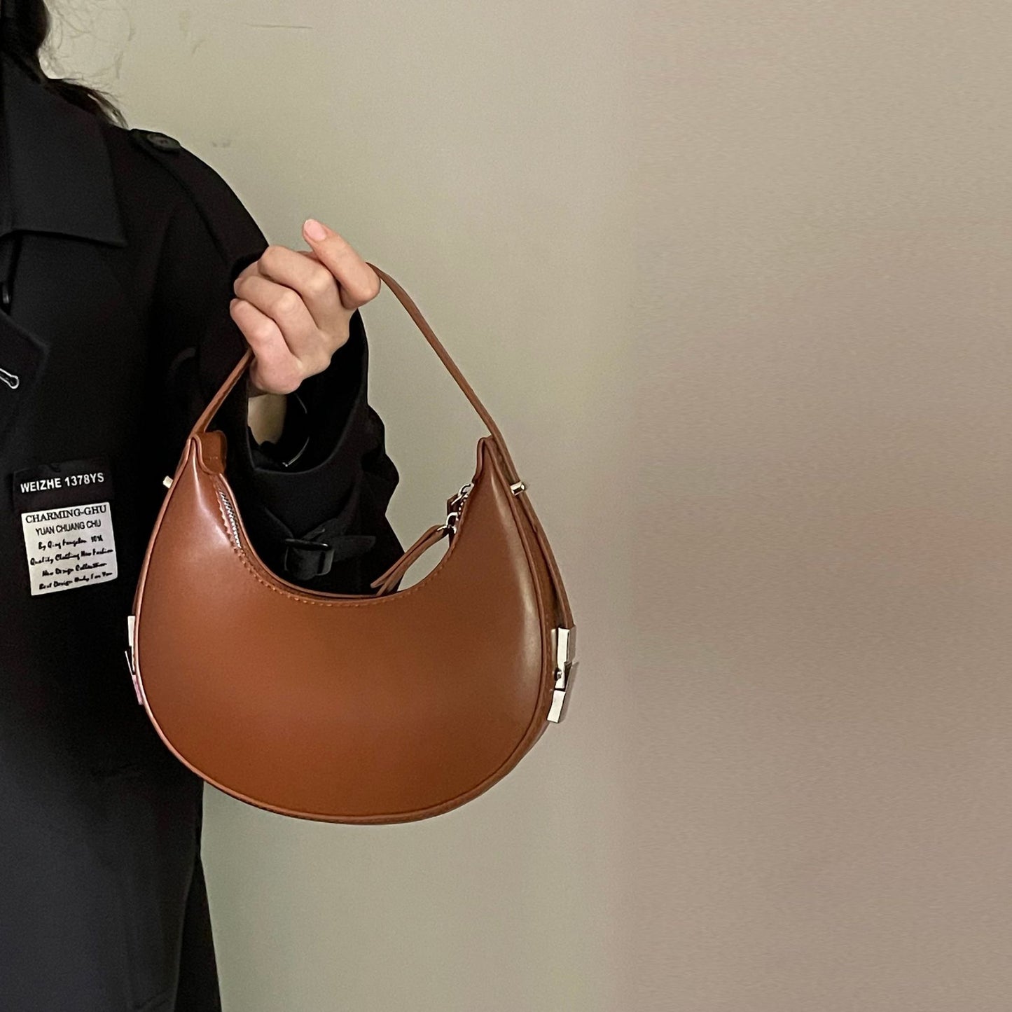 All-match Twist Lock Crescent Shaped Shoulder Handbag