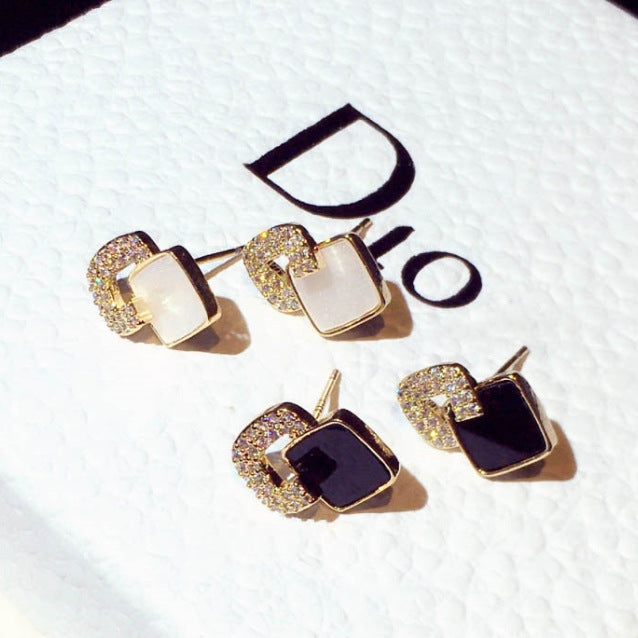 Boucles d'oreilles sens du design de mode pour femmes