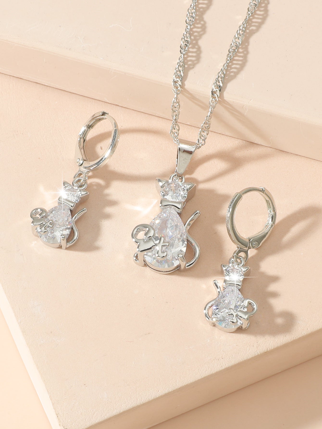 Chaîne de clavicule à clip d'oreille de mode de luxe abordable pour femmes