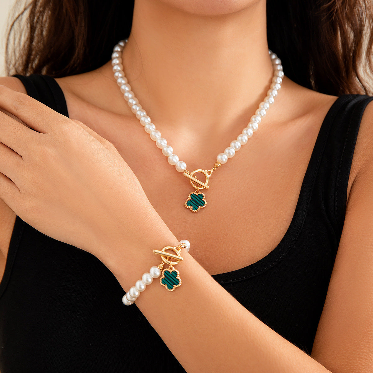Collier de perles de fleurs à cinq pétales, conception d'intérêt particulier