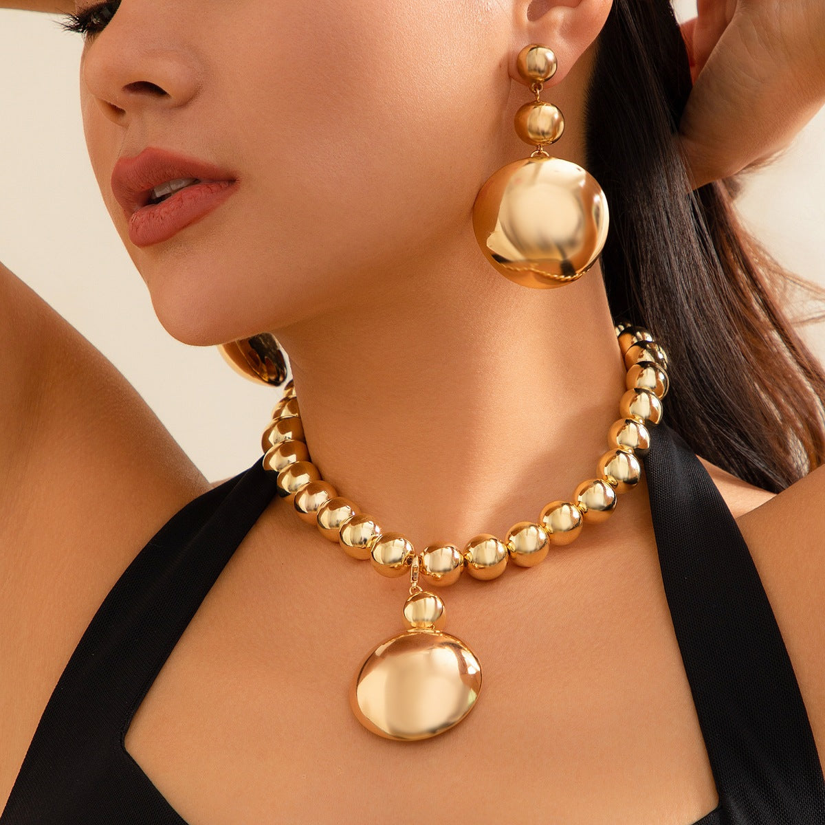 Collier pendentif demi-cercle détachable exagéré