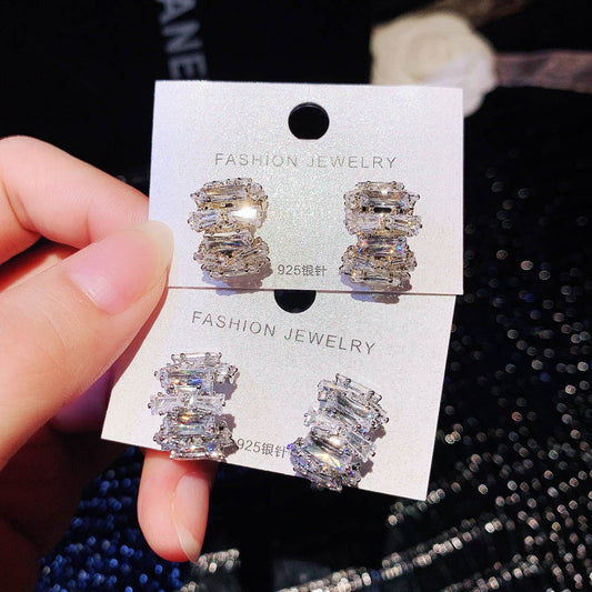 Boucles d'oreilles capricieuses rétro incrustées de zirconium pour femmes