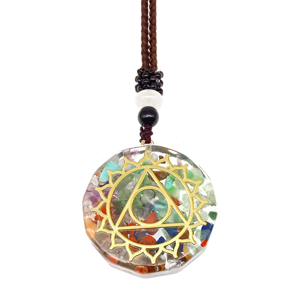Venta caliente transfronteriza collar de grava colorido colgante de cristal Natural ornamento de forma geométrica multilateral al por mayor
