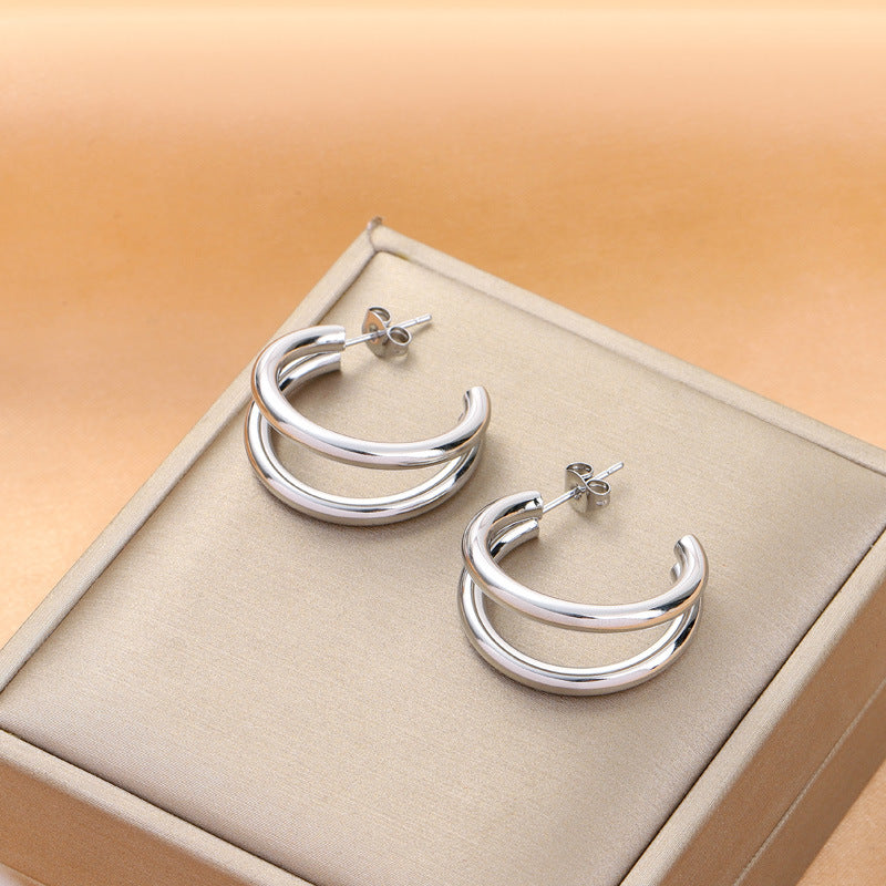 Boucles d'oreilles européennes et américaines en acier titane sans décoloration