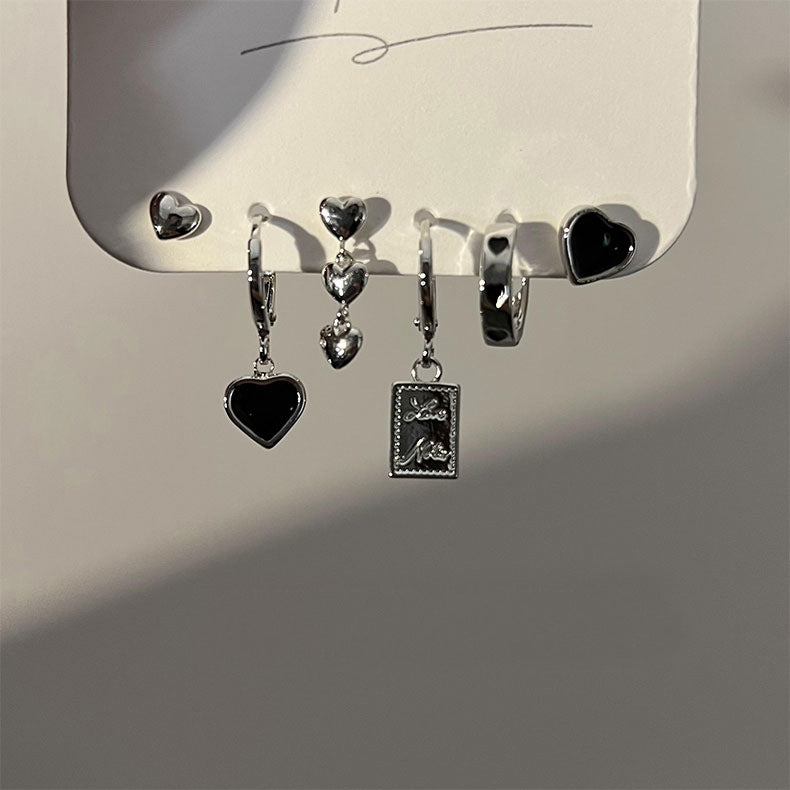 Boucles d'oreilles féminines à la mode et assorties avec tout