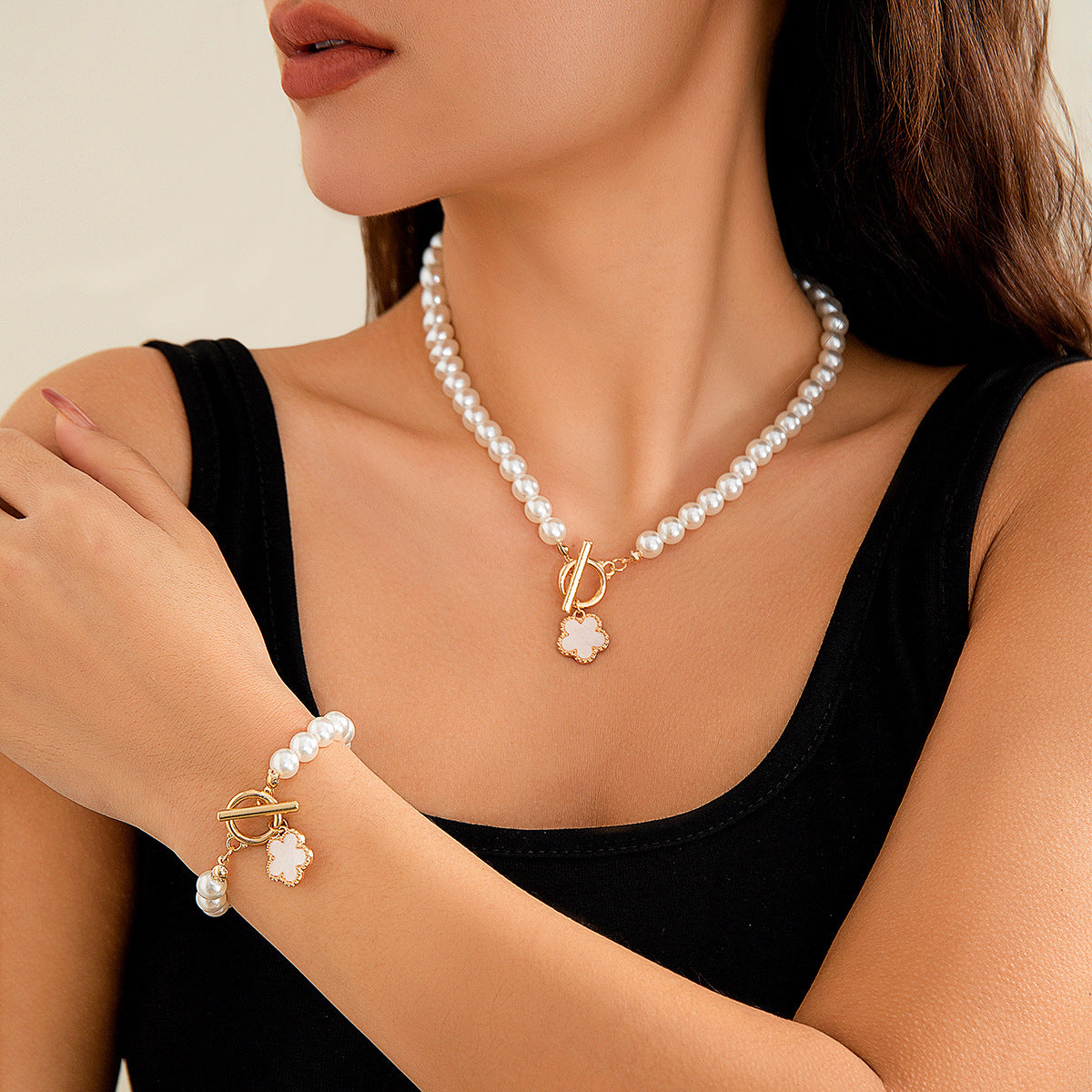 Collier de perles de fleurs à cinq pétales, conception d'intérêt particulier