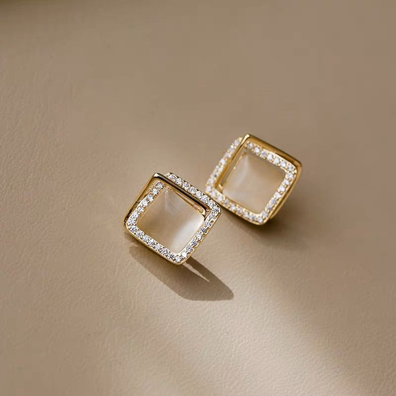 Petites boucles d'oreilles coréennes exquises, style froid