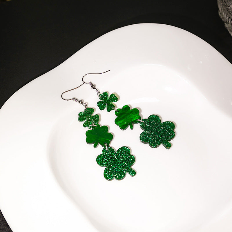 Boucles d'oreilles élégantes en acrylique avec trèfle vert