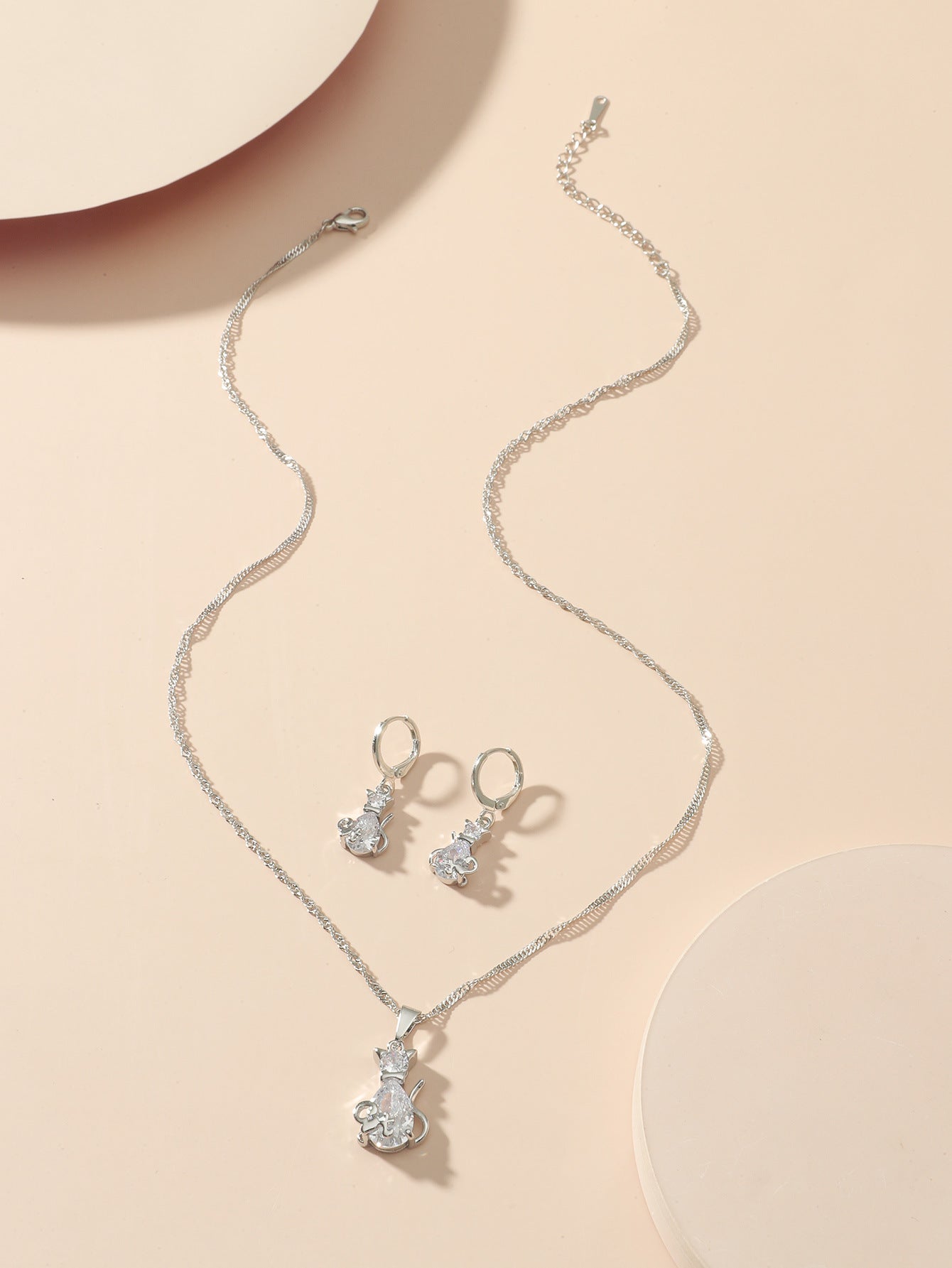 Chaîne de clavicule à clip d'oreille de mode de luxe abordable pour femmes