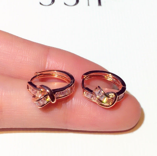 Boucles d'oreilles géométriques simples incrustées de zirconium pour femmes
