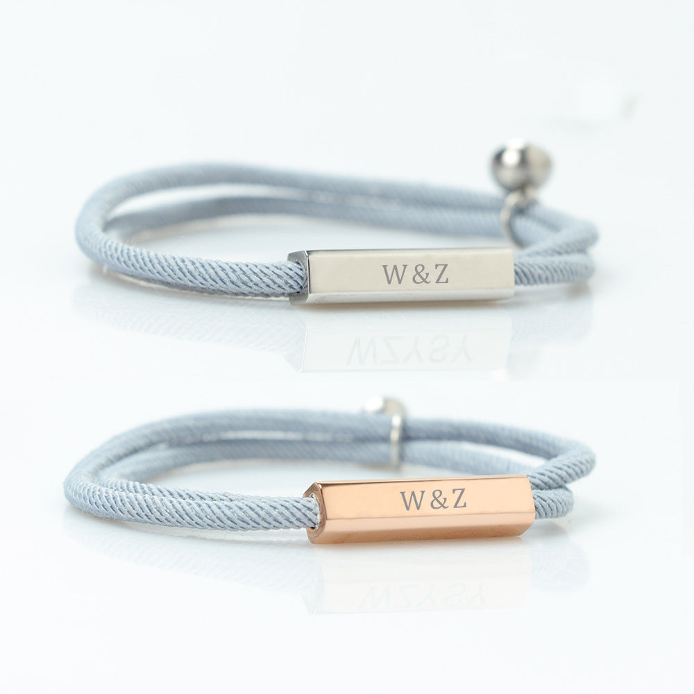 Paire de bracelets de couple attrayants en acier inoxydable