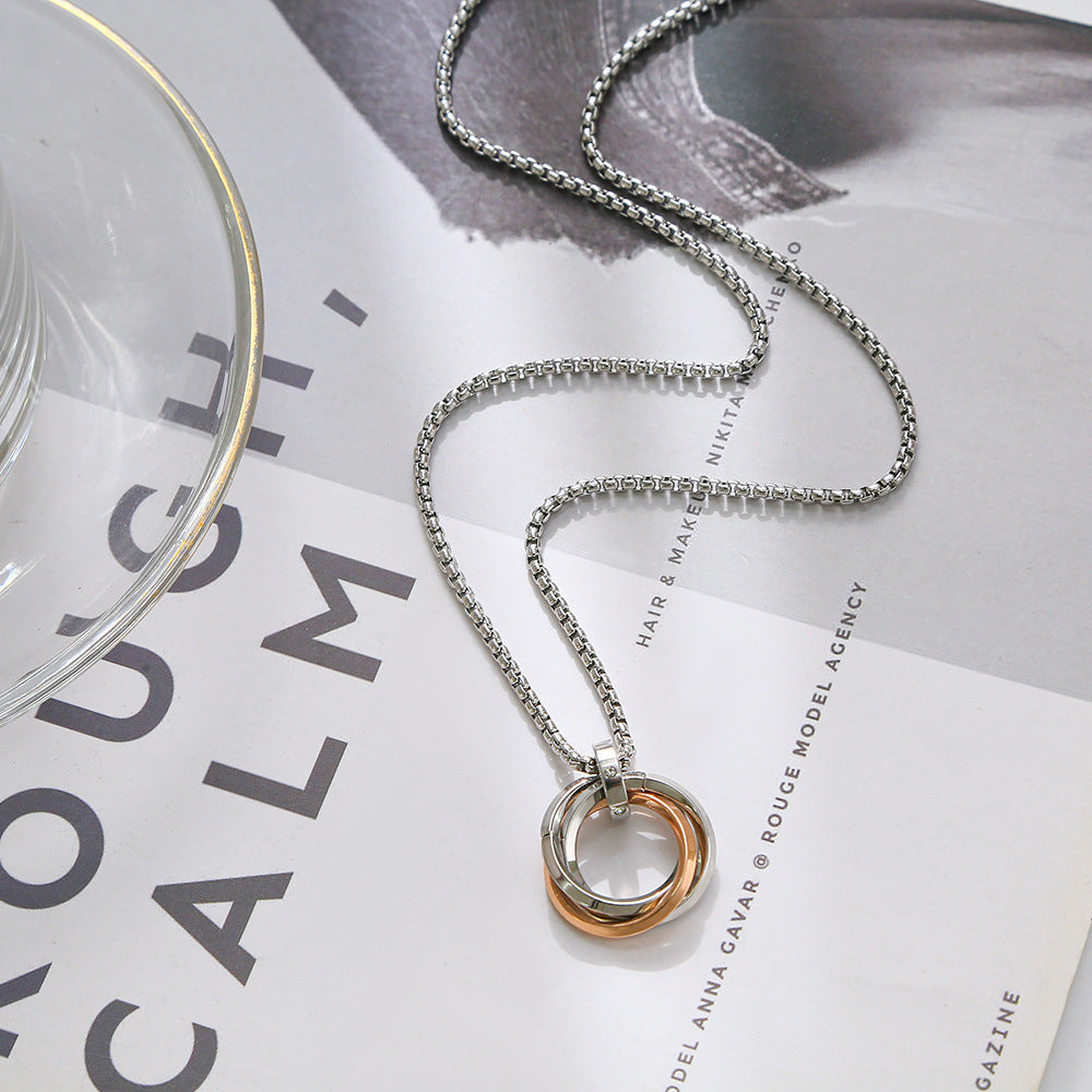 Collar simple de tres anillos de acero inoxidable a la moda para hombre