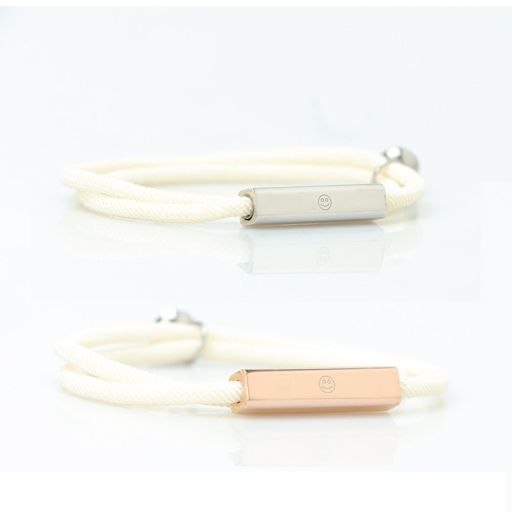 Paire de bracelets de couple attrayants en acier inoxydable