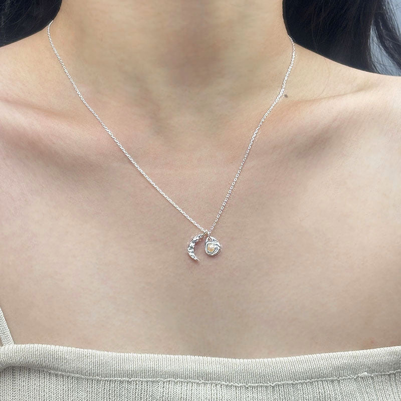 Cadena de clavícula en forma de media luna con patrón de martillo irregular