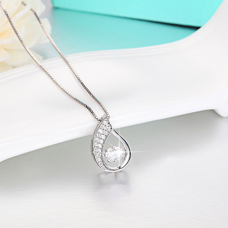 Collier suspendu intelligent en argent sterling avec micro incrusté de cœur battant