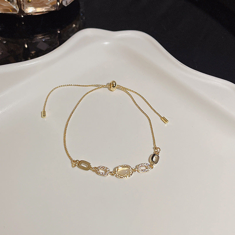 Pulsera versátil de perlas y flores de circón