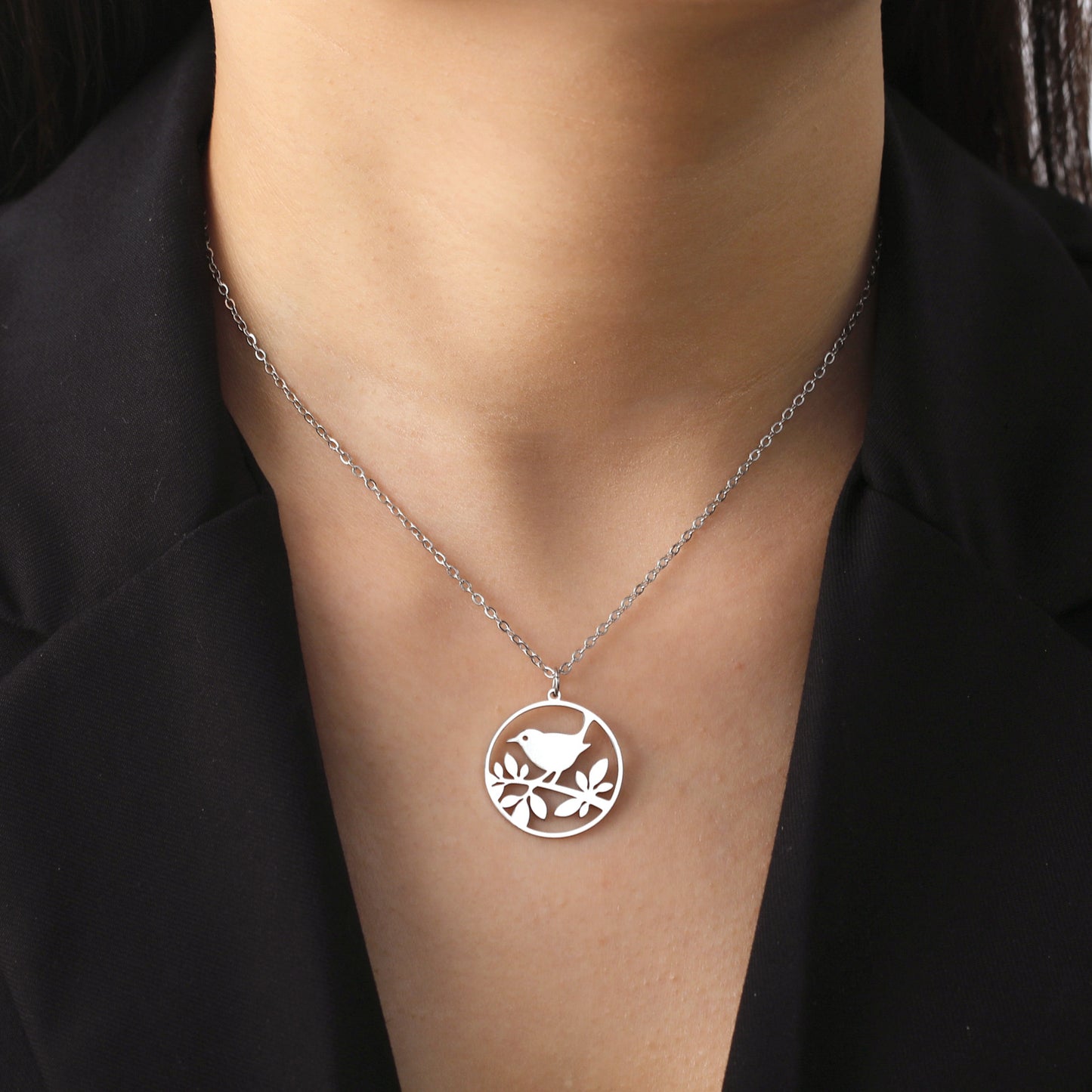 Collier rond creux Simple avec pendentif en forme d'oiseau, en acier inoxydable, branche de marque