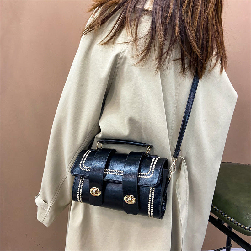 Sac messager portable polyvalent et tendance.