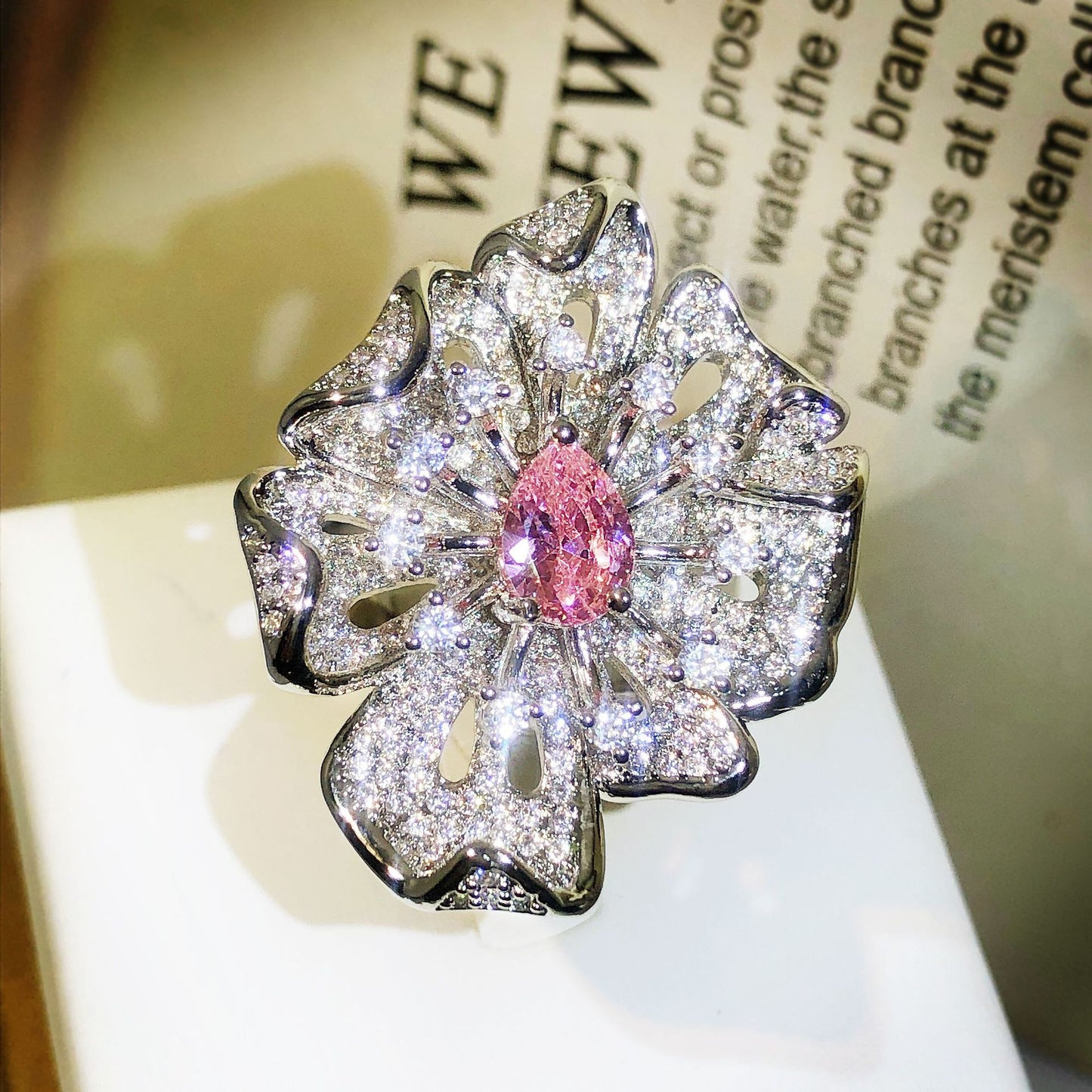 Diamond Flower Ring Female Opening
