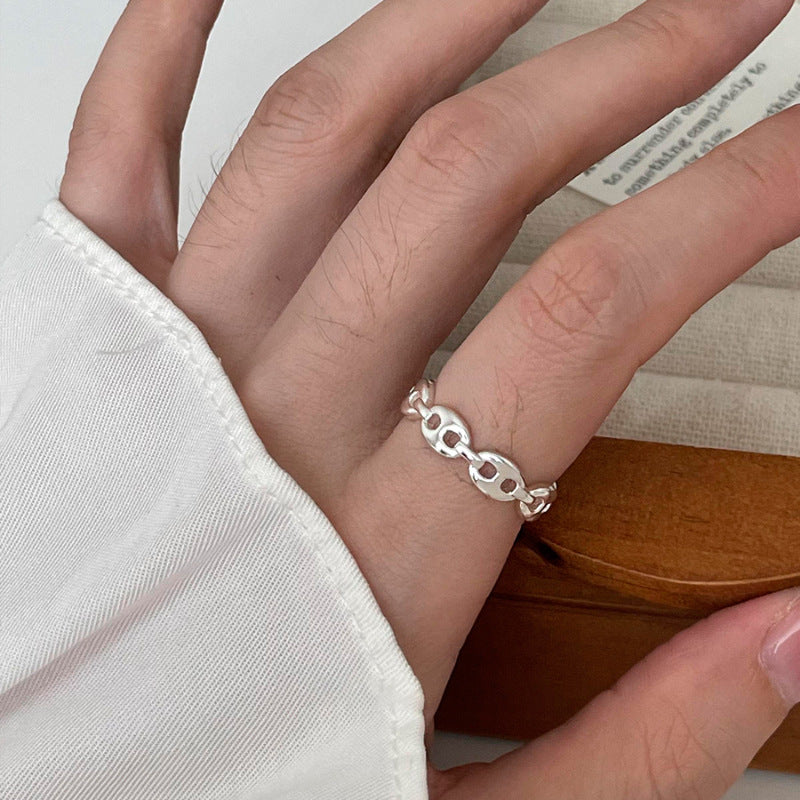 Bague de fleur creuse simple à cinq pétales