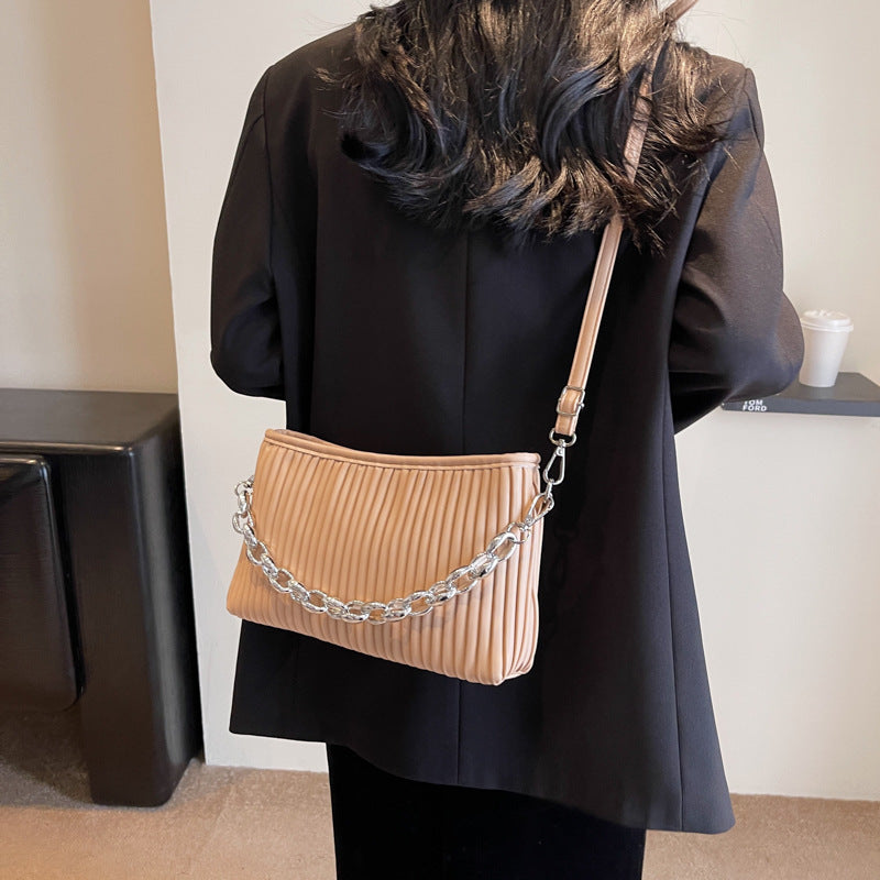 Sac messager texturé à chaîne plissée pour femmes
